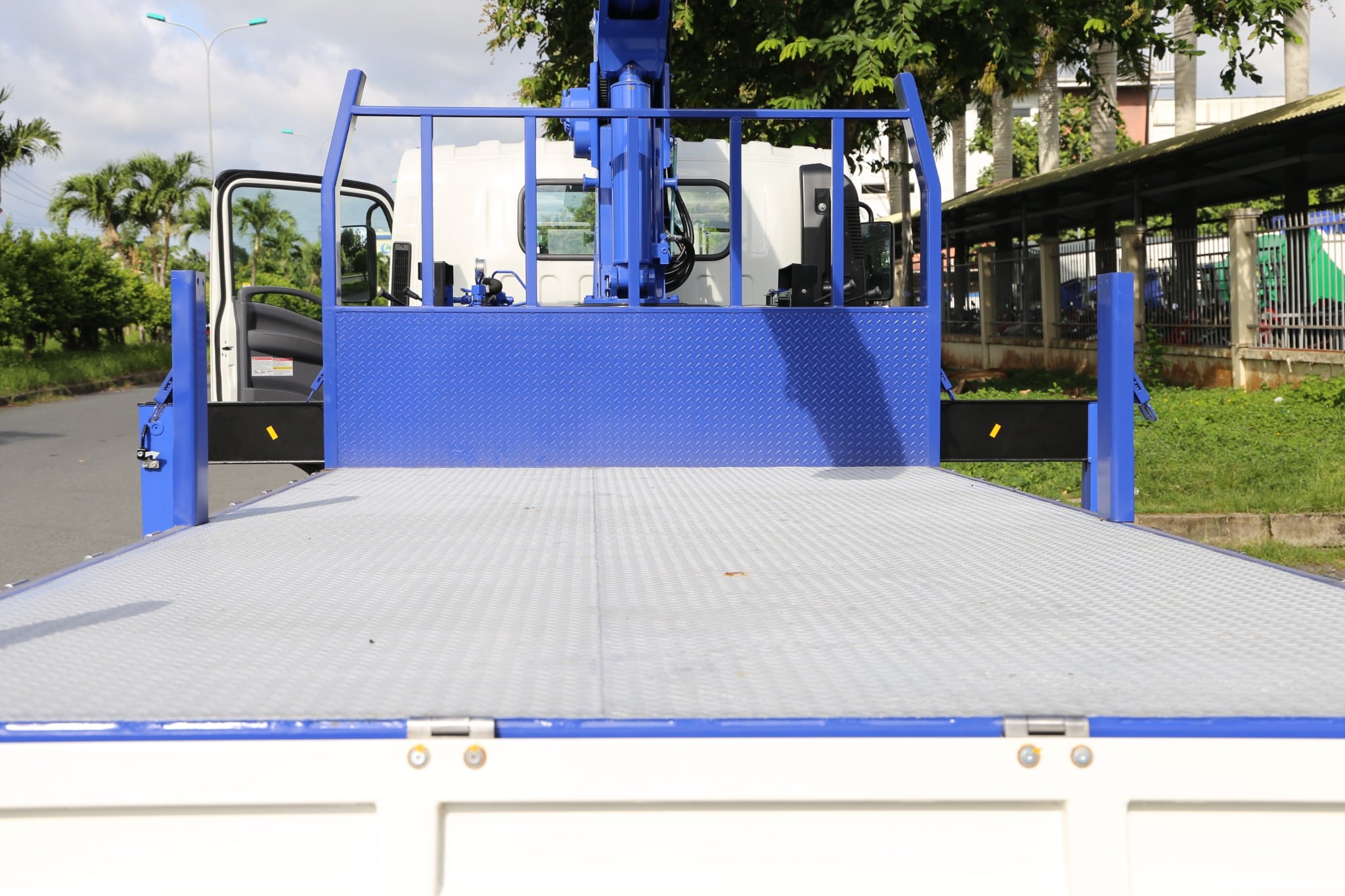 Xe tải cẩu Tadano TM-ZE364MH tải trọng 4 tấn 2