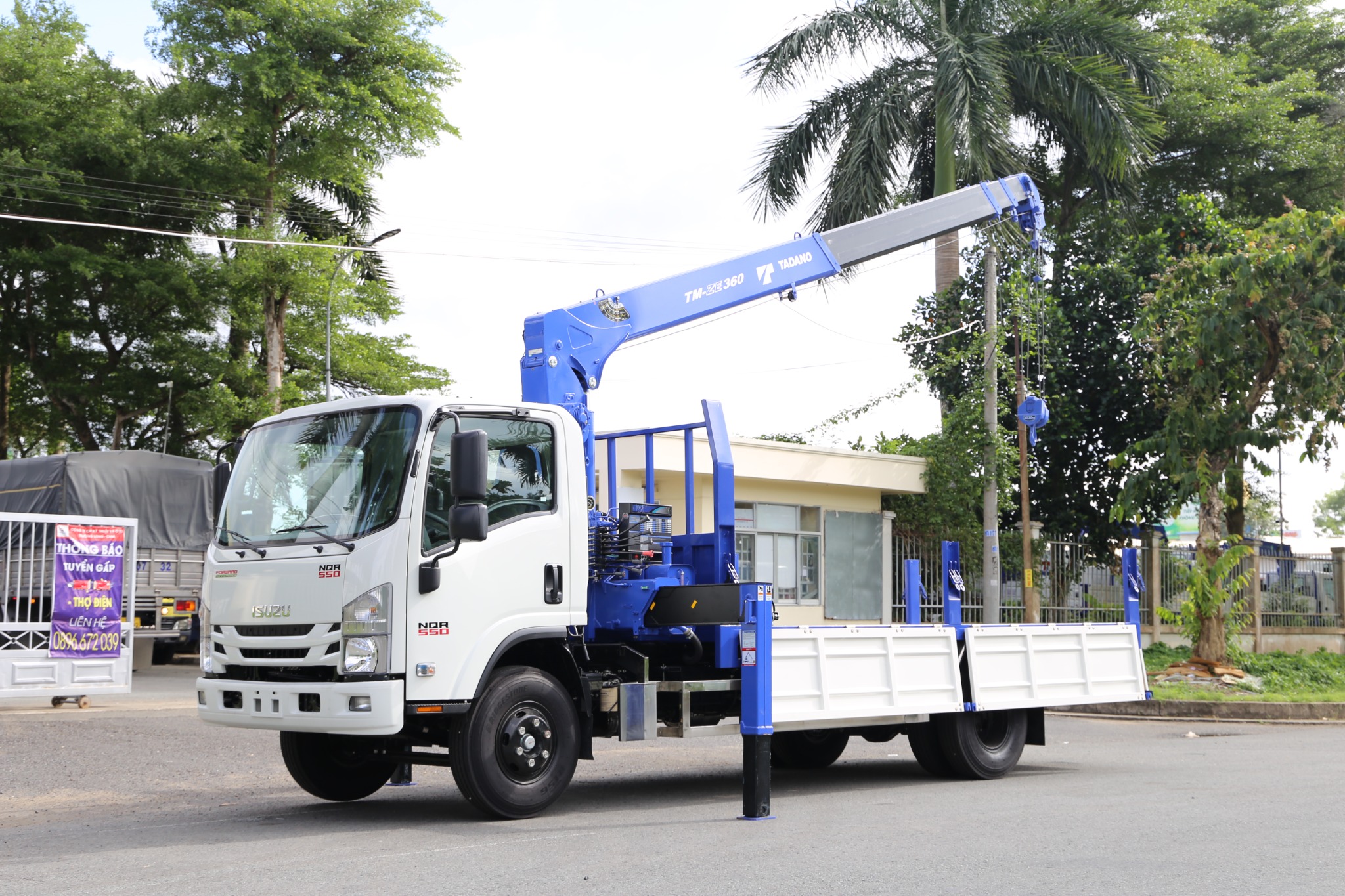 Xe tải cẩu Tadano TM-ZE364MH tải trọng 4 tấn 2