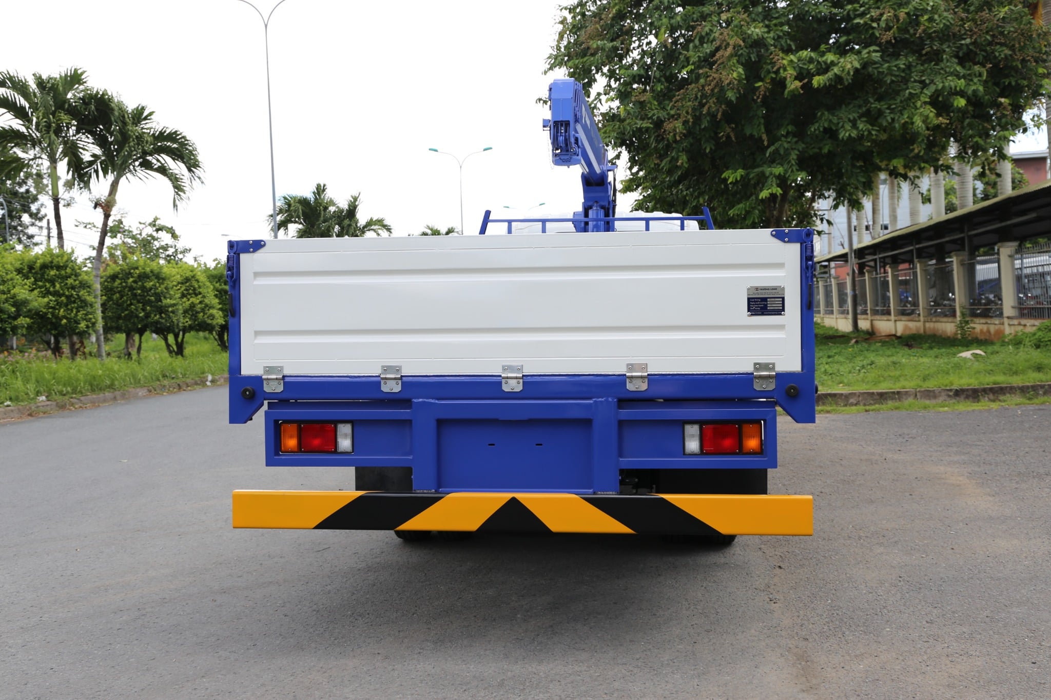 Xe Isuzu tải cẩu TADANO TM-ZE364MH tải trọng 4 tấn 8