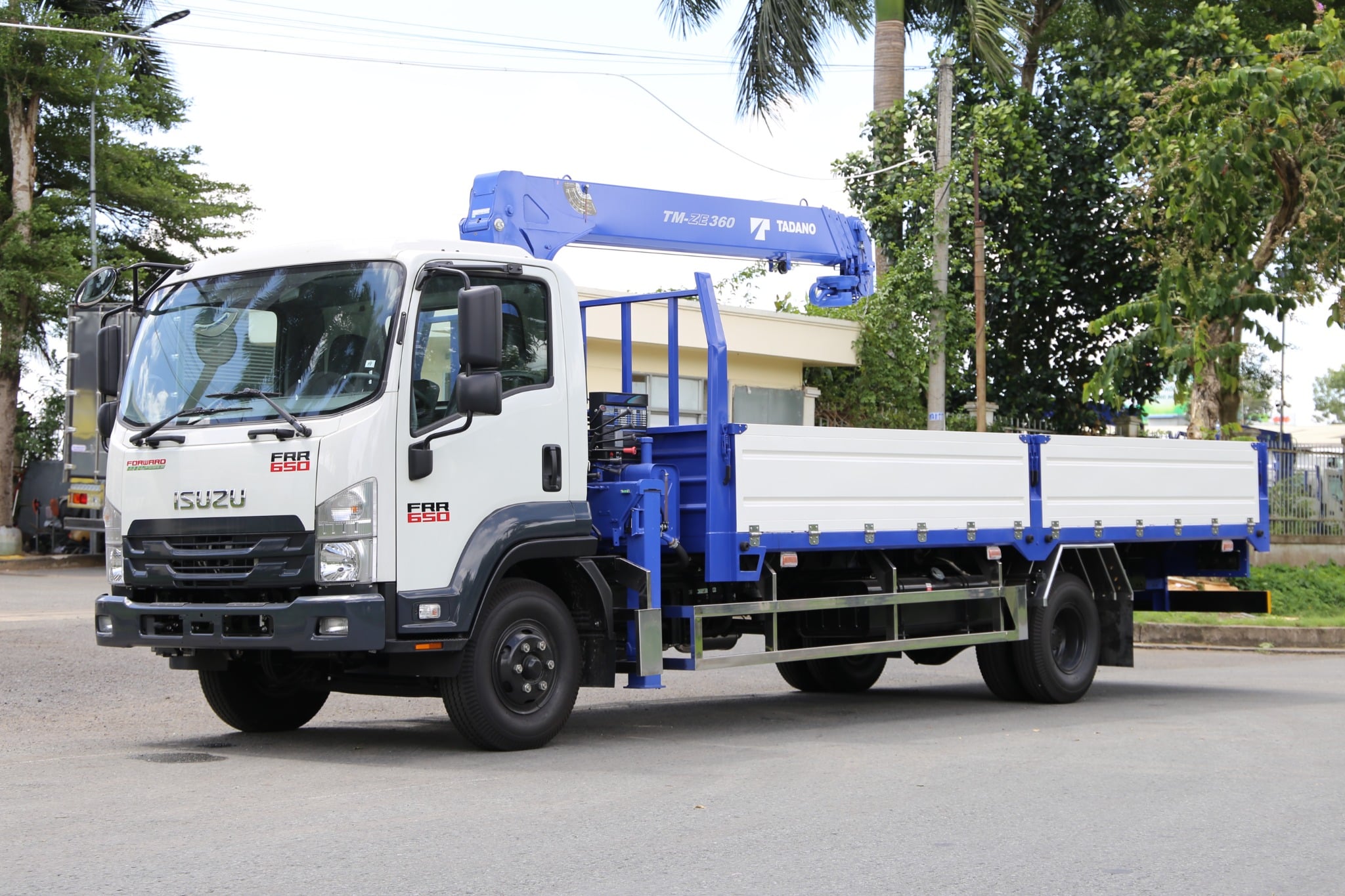 Xe Isuzu tải cẩu TADANO TM-ZE364MH tải trọng 4 tấn 8