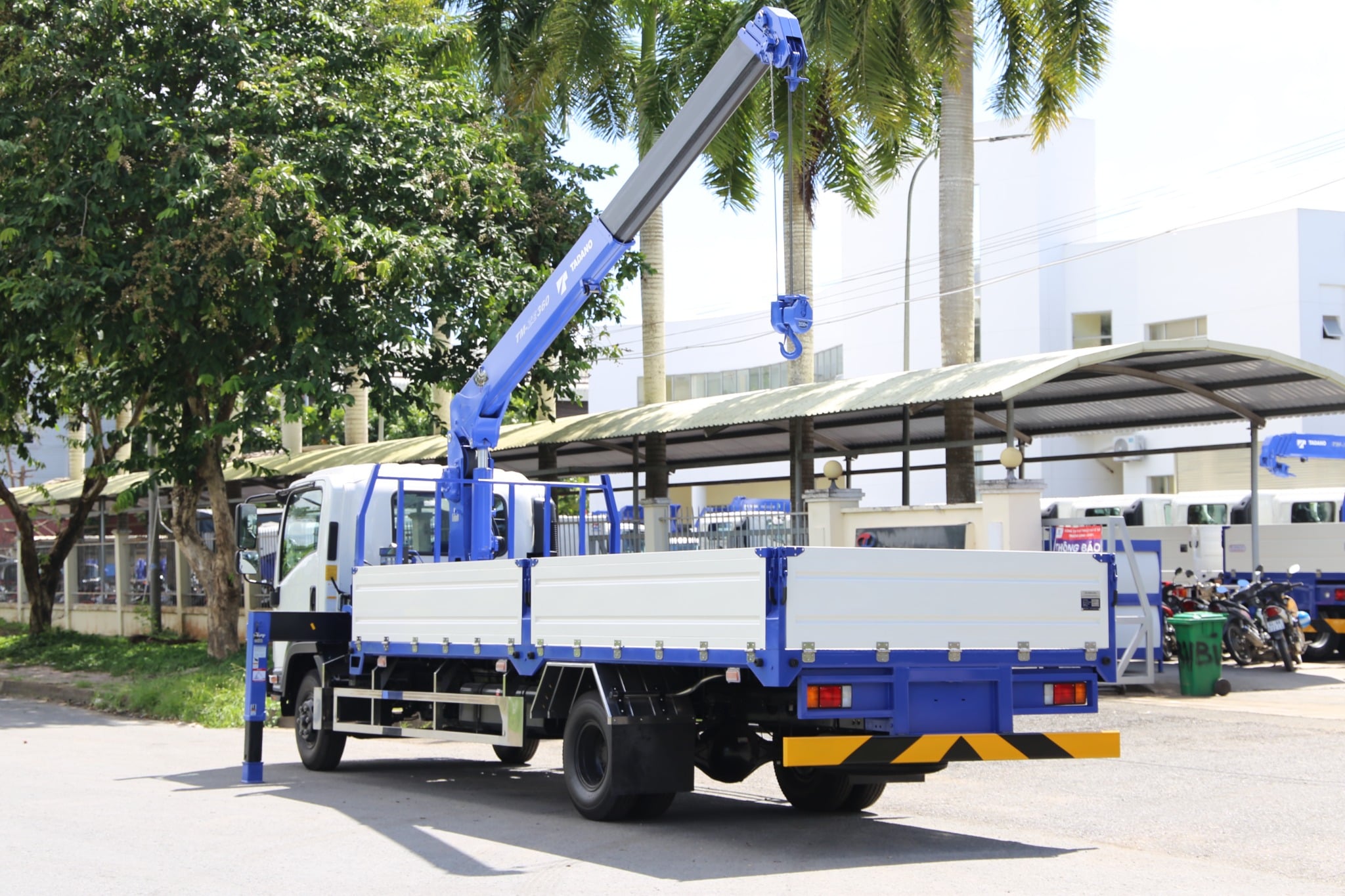 Xe Isuzu tải cẩu TADANO TM-ZE364MH tải trọng 4 tấn 8