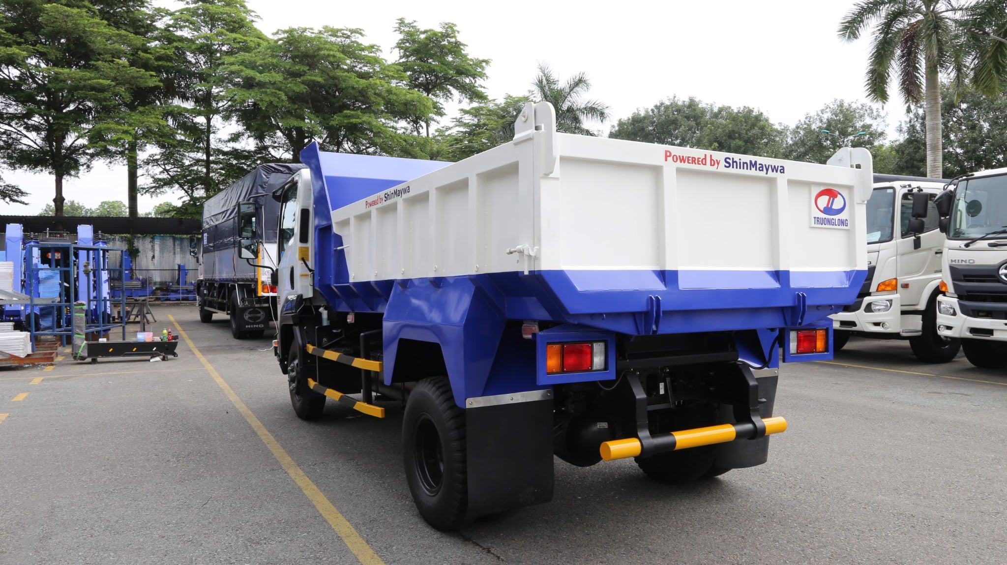 Xe ben ISUZU FRR 6 tấn 4 bửng cố định