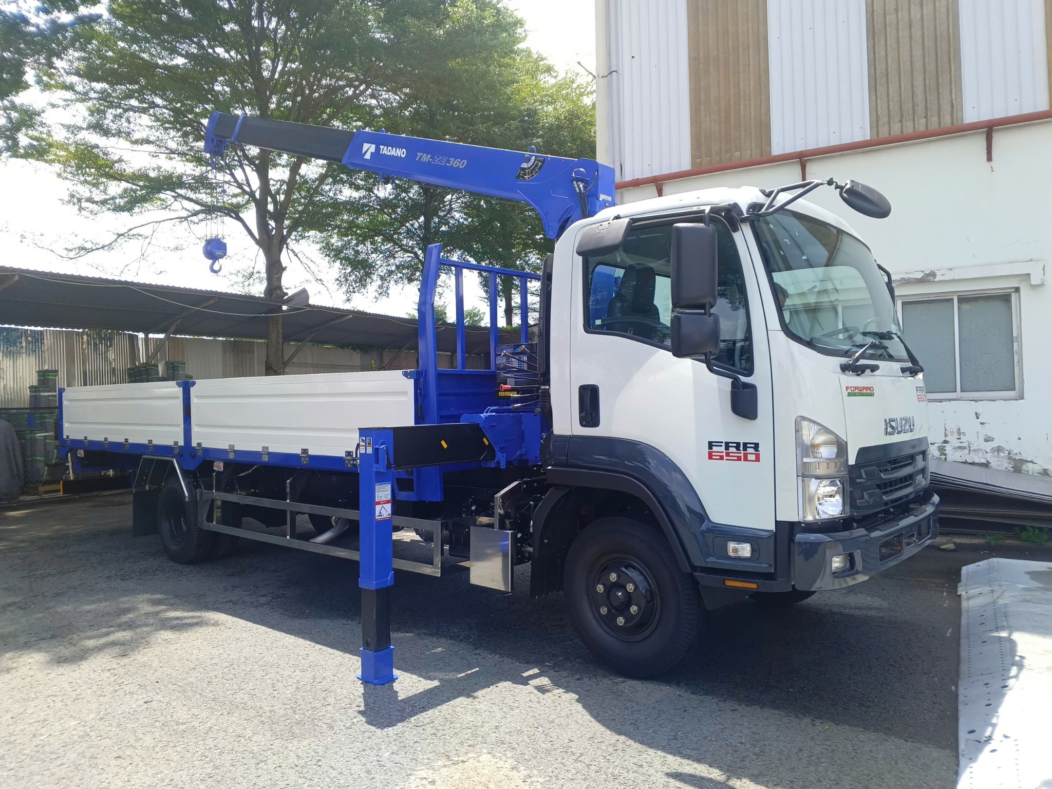 Xe Isuzu tải cẩu Tadano TM-ZE363MH tải trọng 4 tấn 9