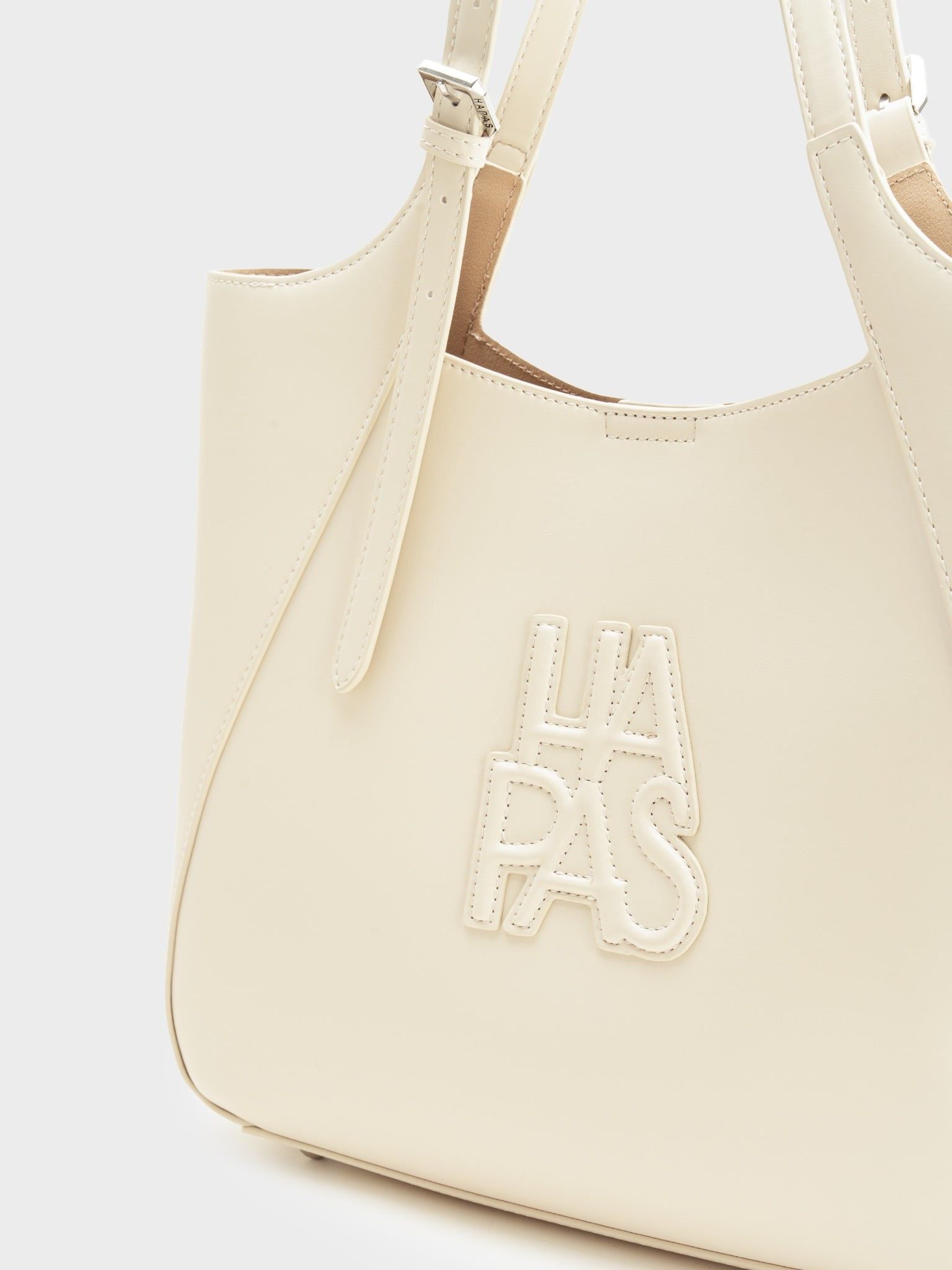  Túi Tote Dập Nổi Camel Size 33 