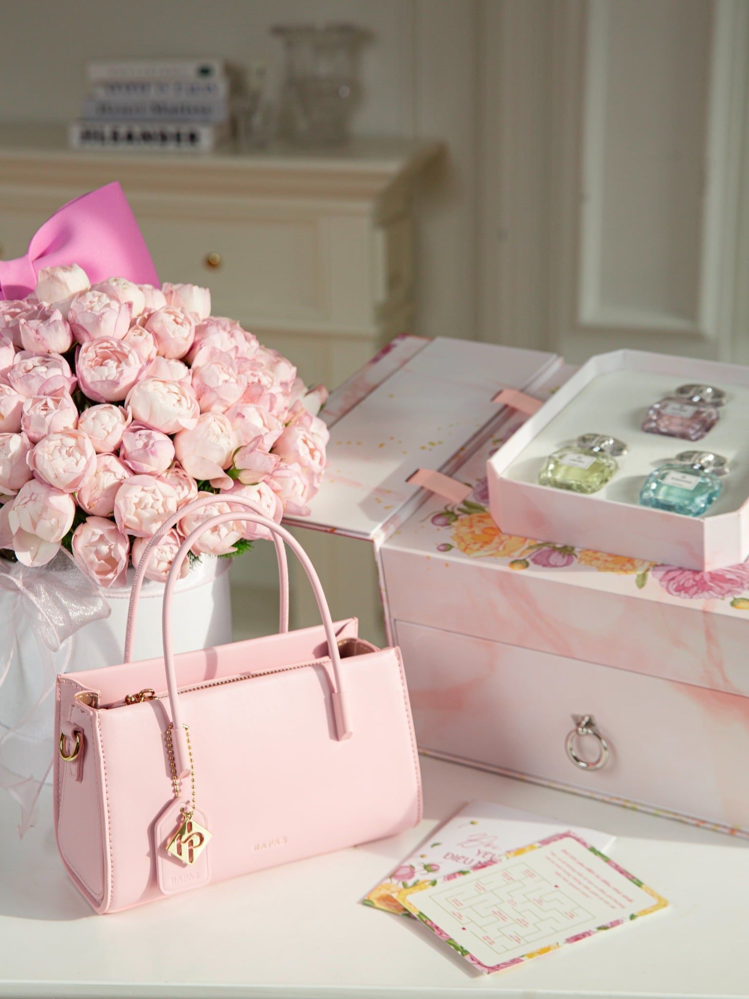  Bộ Quà Tặng Túi Xách Phủ Màu Hộp Thân Thương 2025 