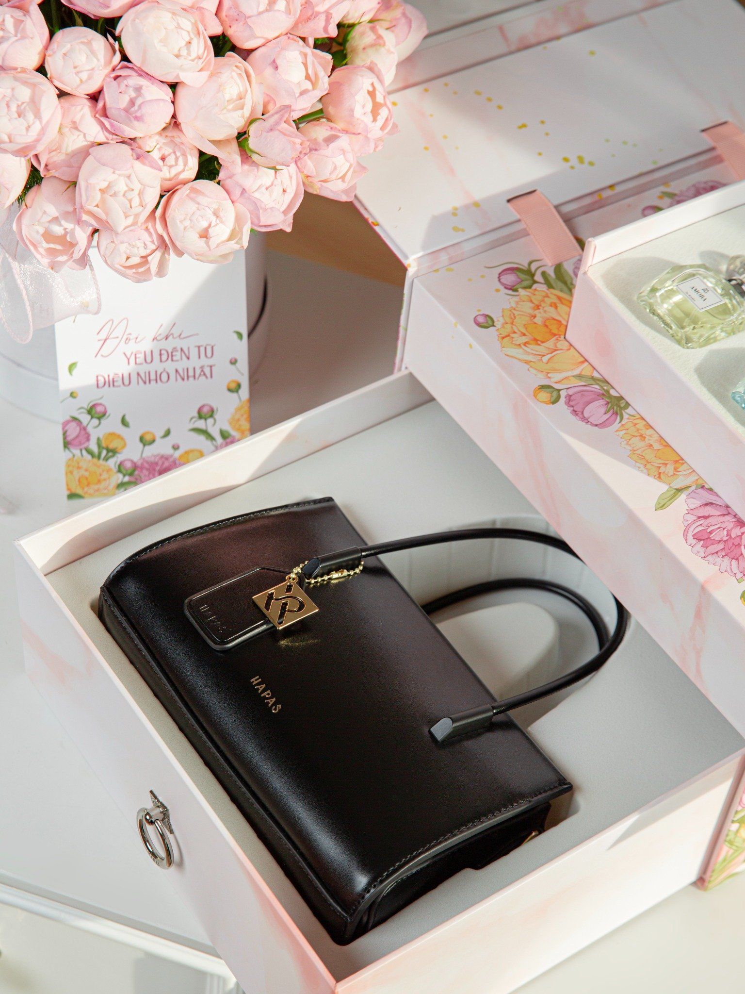  Bộ Quà Tặng Túi Xách Phủ Màu Hộp Thân Thương 2025 