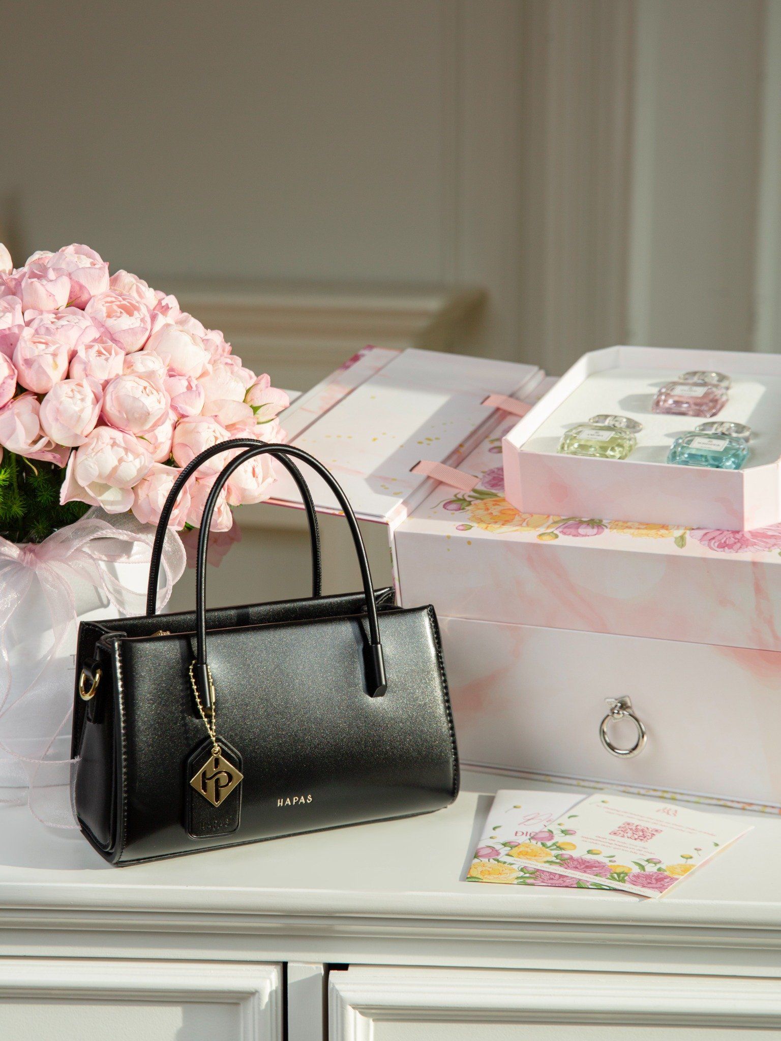  Bộ Quà Tặng Túi Xách Phủ Màu Hộp Thân Thương 2025 