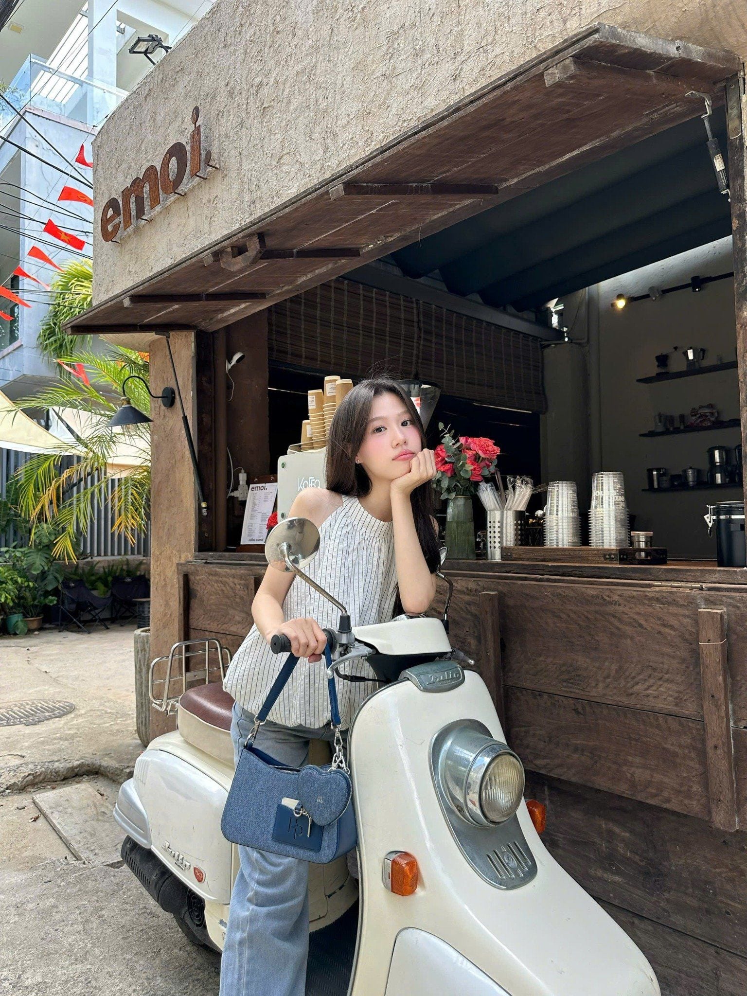  Túi Đeo Vai Hobo Đáy Vuông Love Charm Size 23 