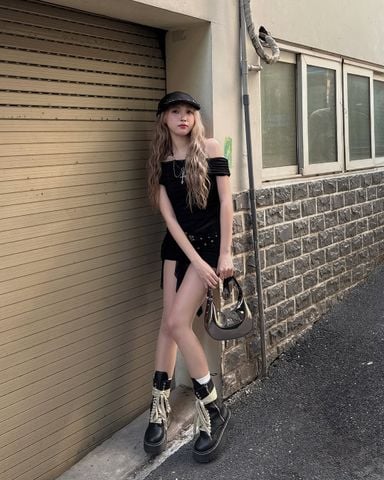 TXT Khoen Vuông Đáy Tròn Cerleen Sz 22 - Đen