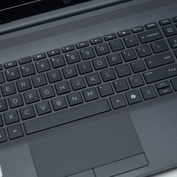 Laptop HP 250R G9 B93H2AT (Intel Core i5-1334U | 8GB | 512GB | Intel Graphics | 15.6 inch FHD | Win 11 | Bạc tro sẫm)