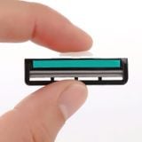 Dao Cạo Râu Kèm 36 Lưỡi Dao Kép Thay Thế Tiện Dụng và Tiết Kiệm.