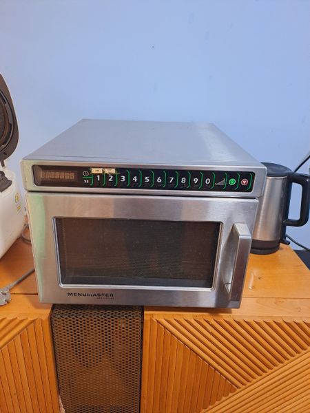 LÒ VI SÓNG CÔNG NGHIỆP MENUMASTER DEC18E2