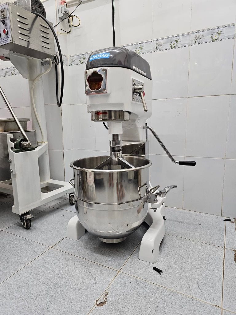 Máy Đánh Trứng Trộn Bột Sinmag 40 lít SM-401