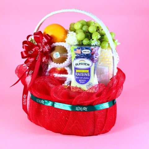 Giỏ quà 20/10 Trái Cây & Nho Khô Hộp Oval Có Đế