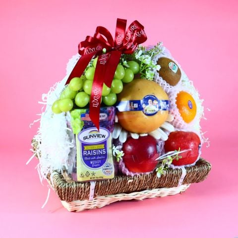 Giỏ quà 20/10 Trái Cây & Nho Khô Giỏ Lẵng Mây Nhỏ