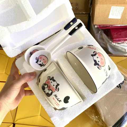 Set 2 bát sứ + 2 thìa sứ nhiều hoạ tiết (35 điểm)