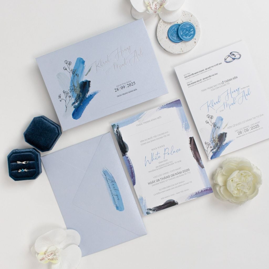 Thiệp Cưới Vệt Màu Nước Navy Nét Phóng Khoáng Đương Đại - TL-C001
