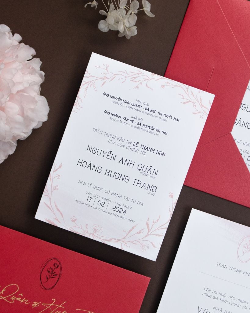 Thiệp Cưới Đỏ Ánh Kim Vệt Hồng Đánh Thức Vẻ Đẹp Cổ Điển - TL-C022