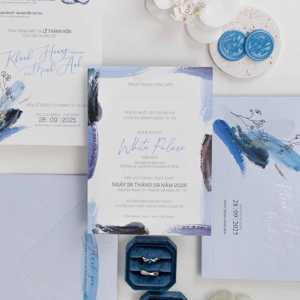 Thiệp Cưới Vệt Màu Nước Navy Nét Phóng Khoáng Đương Đại - TL-C001