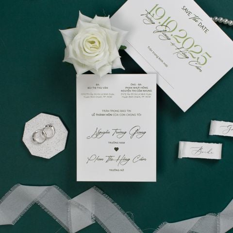 Thiệp Cưới Giấy Vân Điểm Xuyết Sắc Xanh Lục Bảo Tinh Tế - CSTK04