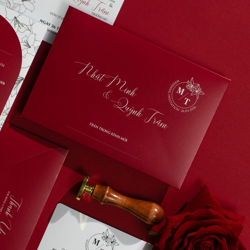 Thiệp Cưới Scarlet Elegance Đánh Thức Xúc Cảm Nồng Nàn - CS123