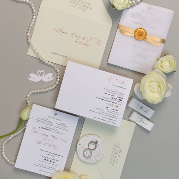 Thiệp Cưới Hoa Cúc Họa Mi Dập Nổi - CSTK03