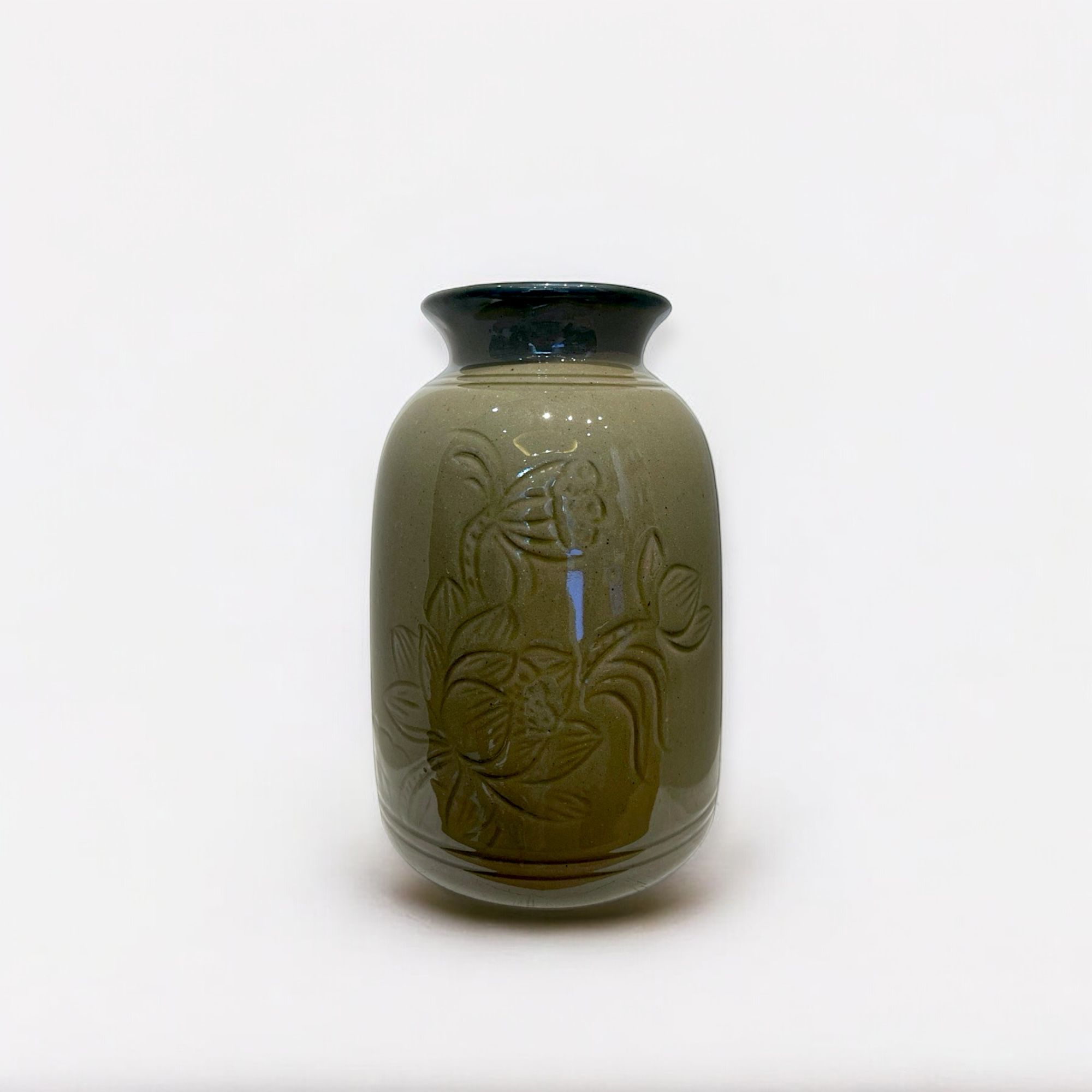  Bình trụ miệng loe khắc sen - H22 