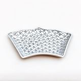  Đĩa dáng cánh vẽ - D24 