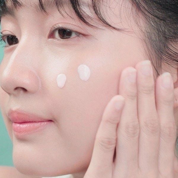 Kem chống nắng nâng tông CARYOPHY 50ml (Caryophy Smart Tone - Up Suncreen)