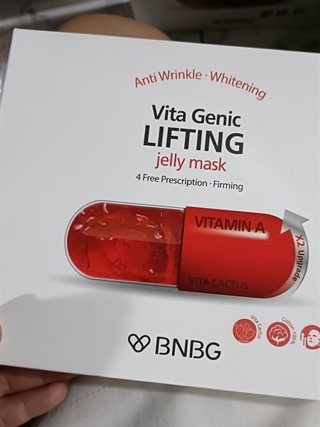 Mặt nạ BNBG vita genic LIFTING jelly mask ( Màu Đỏ)