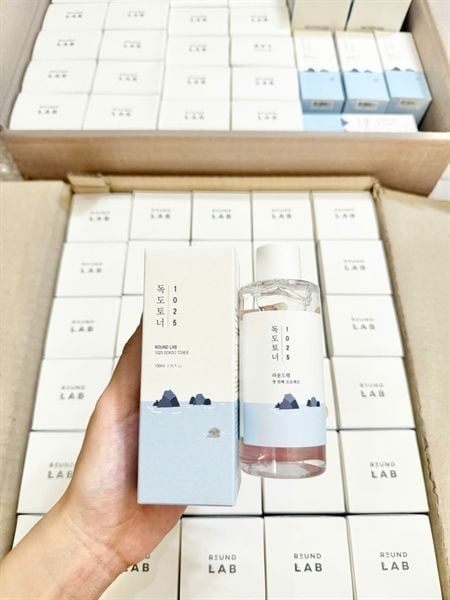 Nước hoa hồng Round Lab 1025 dokdo 100ml nk Round Lab