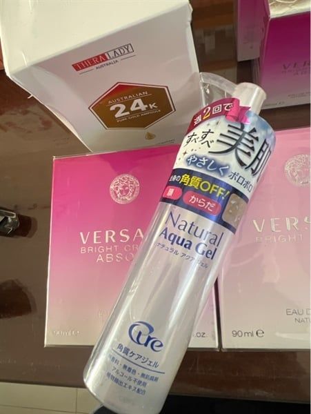 Tẩy tế bào chết Cure Natural Aqua gel 100g