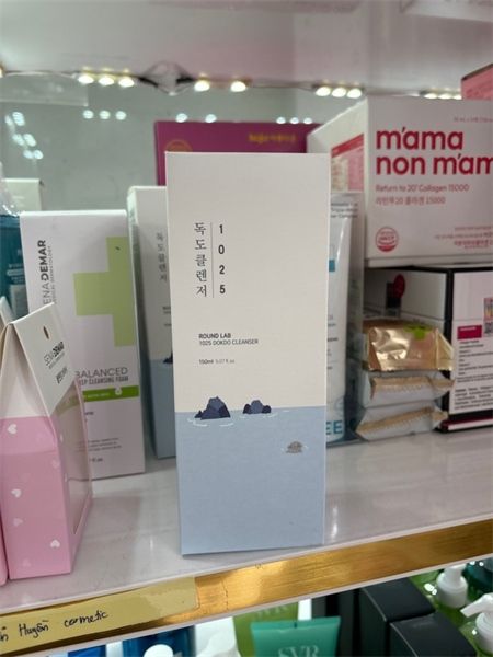 Sữa rửa mặt Round Lab 1025 dokdo mild cleanser 150ml
