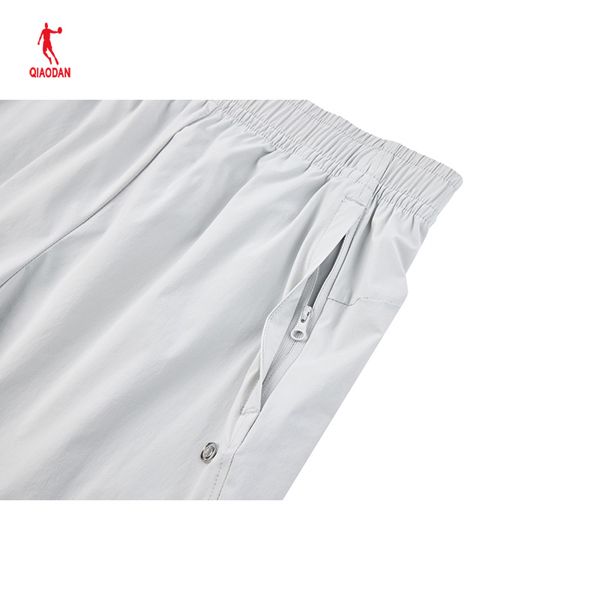 Quần Short Dệt Thoi Nữ