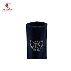 Tất cao cổ thể thao