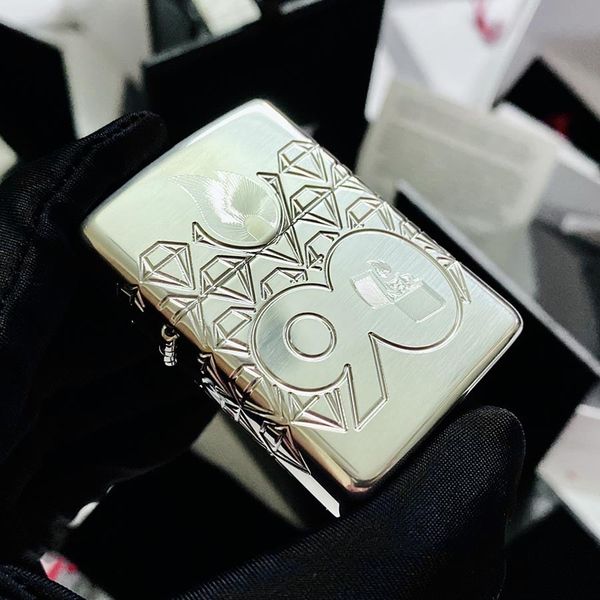 Bật Lửa Zippo 90th Anniversary Sterling Silver – Bản Kỷ Niệm 90 Năm Bạc Khối Limited 900 Bản Toàn Cầu