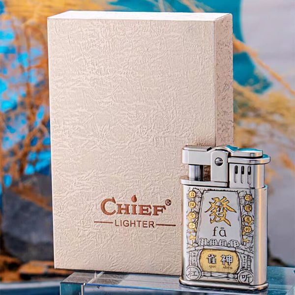 Bật lửa xăng đá Chief khắc nổi hoa văn đánh lửa bán tự động CF703B
