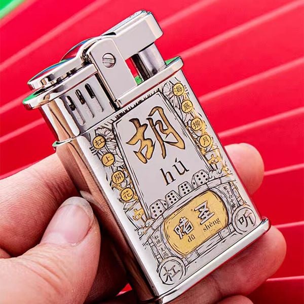 Bật lửa xăng đá Chief khắc nổi hoa văn đánh lửa bán tự động CF703B