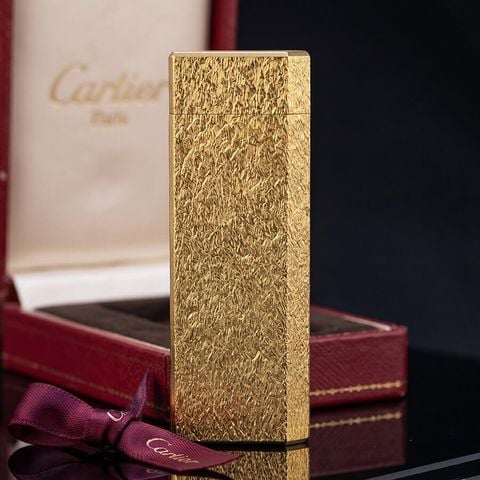 Bật Lửa Cartier Bọc Vàng Vân Xước CA15