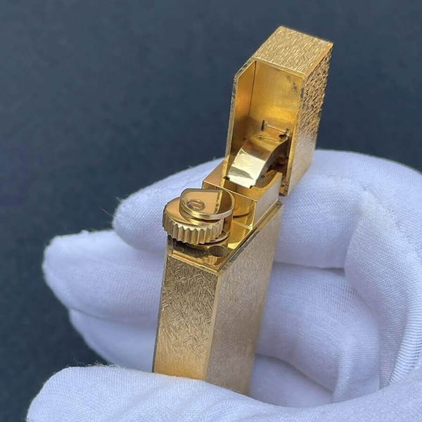 Bật Lửa Cartier Bọc Vàng Vân Xước CA15