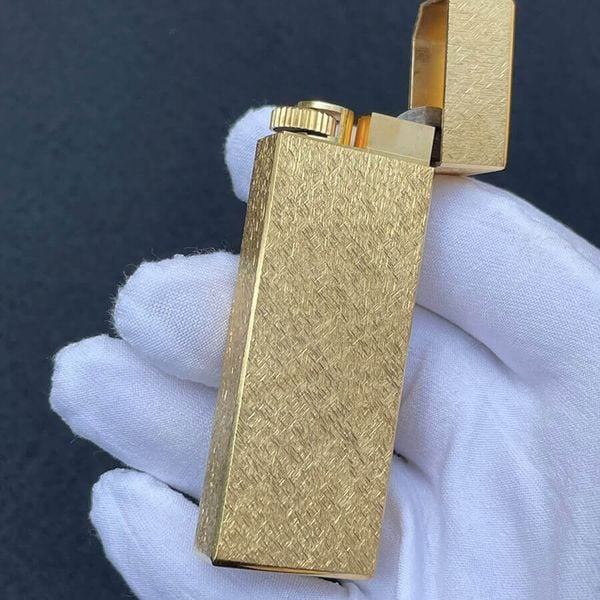 Bật Lửa Cartier Bọc Vàng Vân Xước CA15