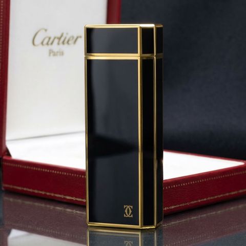 Sơn mài đen 5 cạnh Cartier CA10