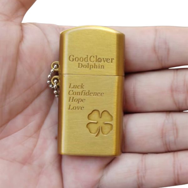 Bật lửa xăng đá Dolphin 2 bánh xe B2