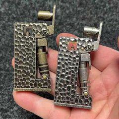 Bật lửa xăng đá chính hãng Dolphin vân gõ búa HY-752