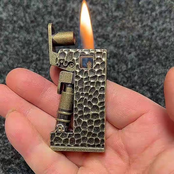 Bật lửa xăng đá chính hãng Dolphin vân gõ búa HY-752