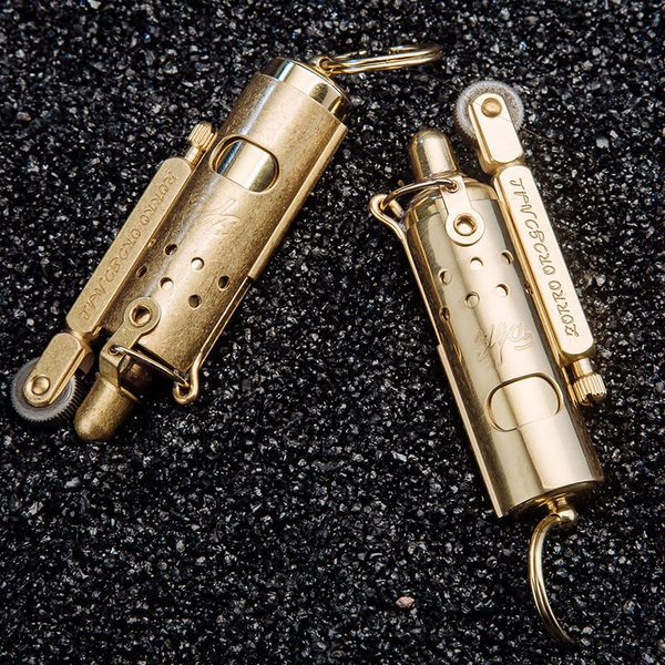 Bật lửa xăng đá Zorro sold brass móc khóa A001