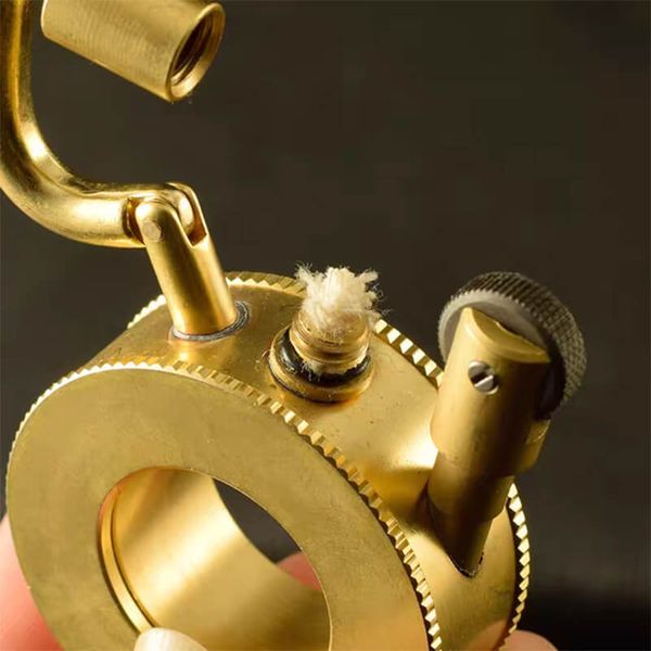 Bật lửa xăng đá thủ công đồng khối độc đáo TC13