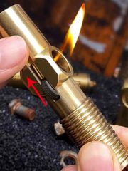 Bật lửa thủ đồng hình ốc vít TC35