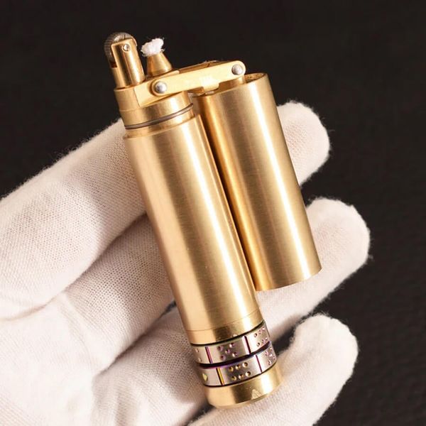 Bật lửa thủ công đồng khối TC25