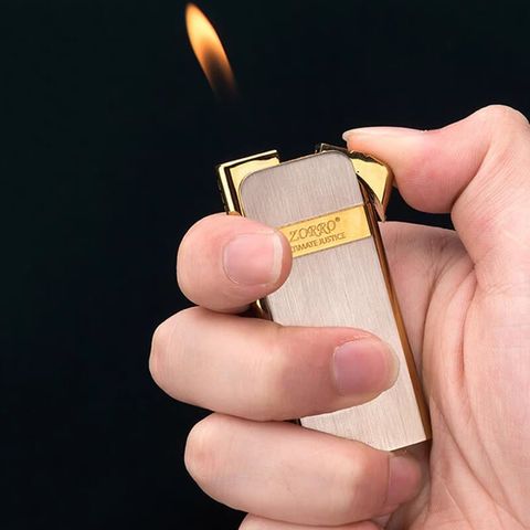Bật lửa chính hãng Zorro bạc xước viền vàng Z642